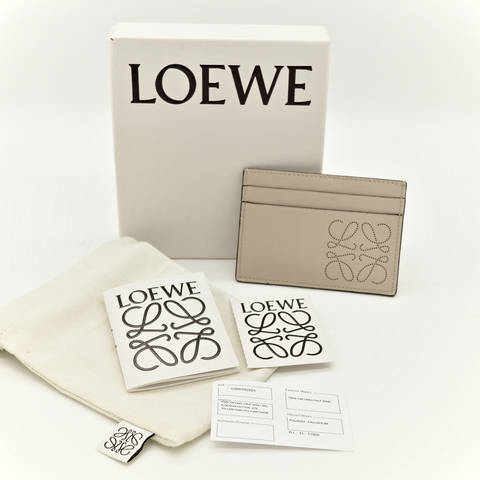 Loewe 羅威 米色 牛皮 雕花 卡包