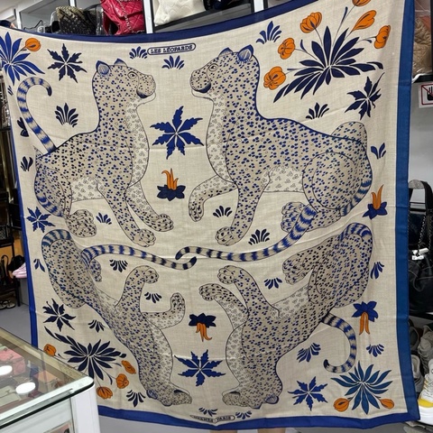 Hermes 愛馬仕羊絨桑蠶絲圍巾 披肩 140*140cm 全新