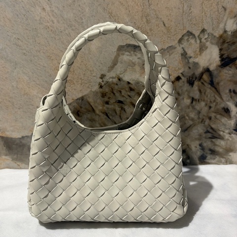 BV 灰白色牛皮BABY CAMPANA