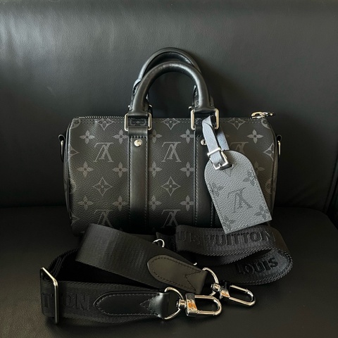 Lv/路易威登 keepall25 黑武士 手提包單肩包斜挎包 銀扣 芯片款