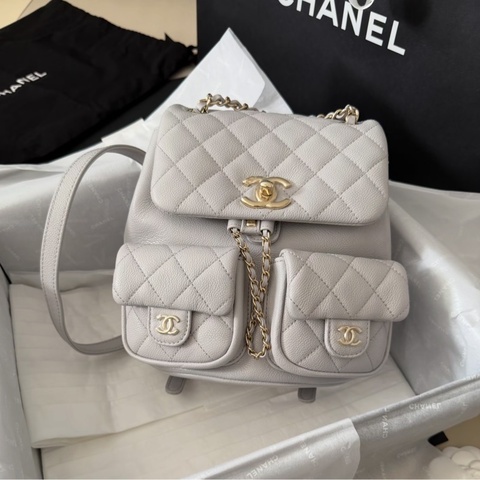 Chanel 女神包🤍淺灰色牛皮小號Duma後背包 AS3787