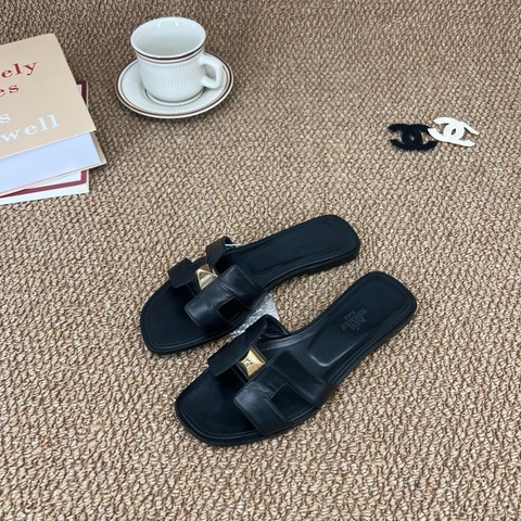 Hermes 愛馬仕 黑金鉚釘 拖鞋 36碼