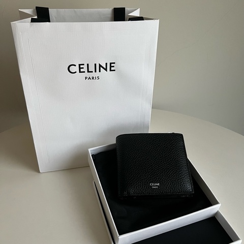 CELINE Bi-fold Triomphe 荔枝牛皮 雙摺短夾