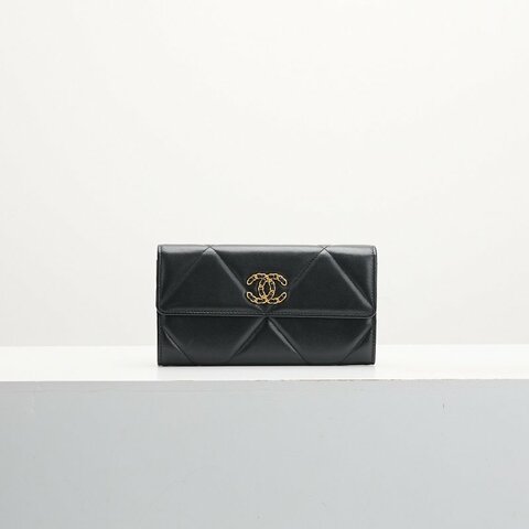 Chanel 19口蓋長夾/黑金  芯片款