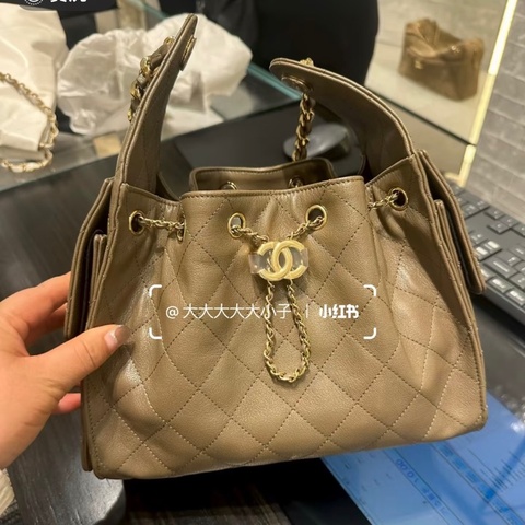 全新全配❤️剛離櫃❤️ 香奈兒 #奶茶色金釦 #25bag #小號 #荔枝皮
