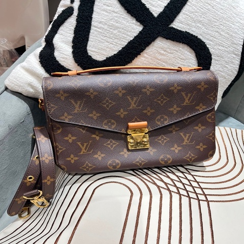 Lv Metis pochette monogram 2way bag