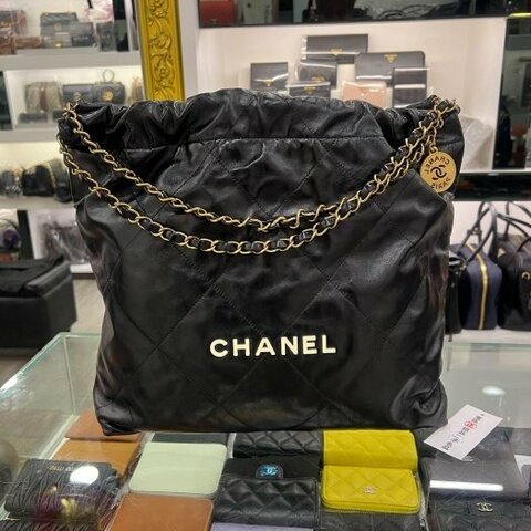 東區正精品㊣CHANEL 22 BAG AS3261香奈兒黑色全皮米色字金幣金鍊肩背包購物袋包熊貓配色中款 RZ6533