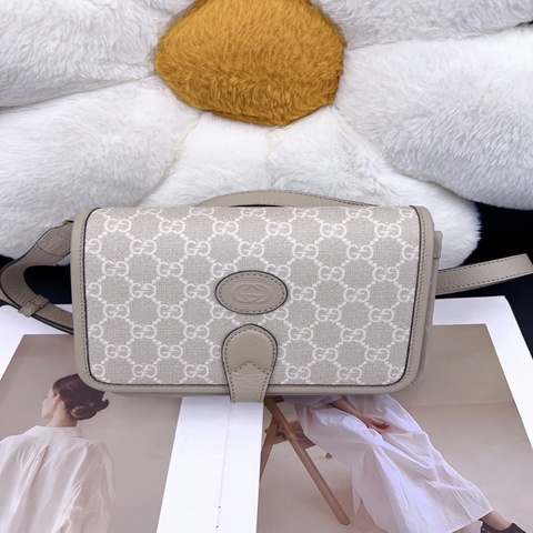 Gucci 古馳 GG 郵差包風琴包斜挎單肩包 米色拼白色