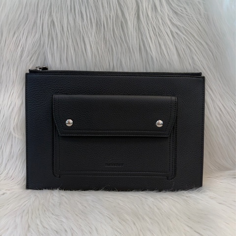 Burberry 80421901 黑皮革銀扣手拿包｜手拿包 文件夾 資料夾