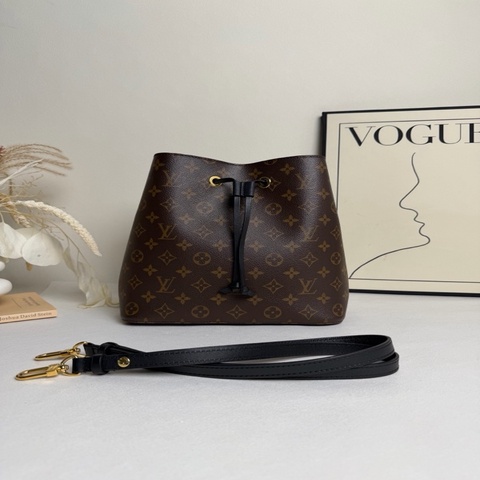 Louis Vuitton LV路易威登 老花 黑色水桶包 單肩斜挎包