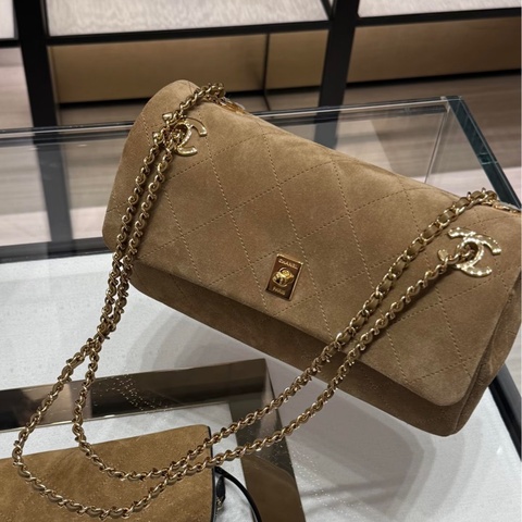 💎Chanel香奈兒｜ 26A高級手工坊系列卡其色麂皮金扣單肩斜挎鏈條包｜98新芯片款