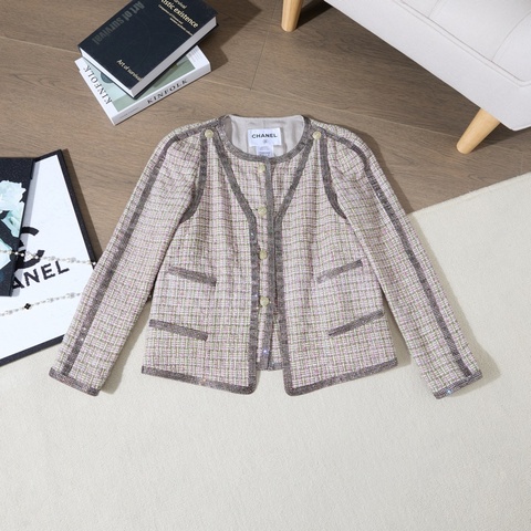 Chanel 粉綠混色水鑽滾邊Tweed Jacket