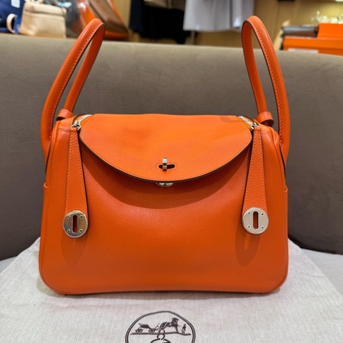 Hermes 愛馬仕 Lindy26 火焰橙銀扣 Evercolor框Q刻
