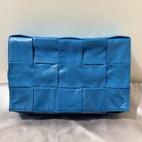 Bottega Veneta 15格大編織斜背包