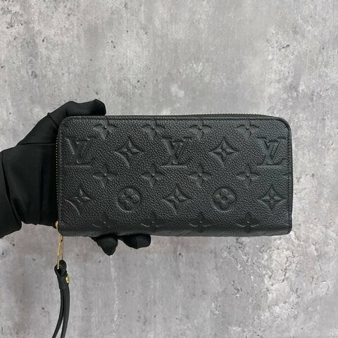 LV 黑色牛皮壓紋長夾 晶片款