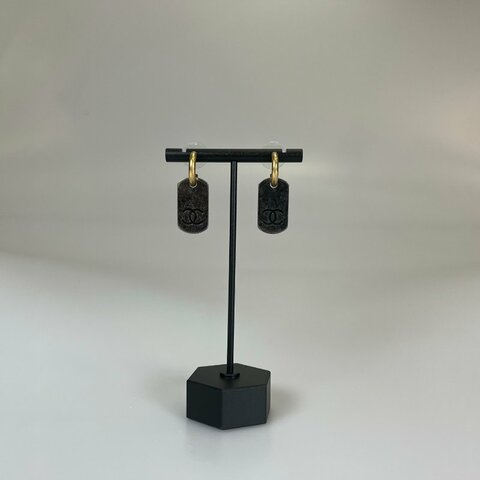 CHANEL B21/P 復古鐵牌耳環