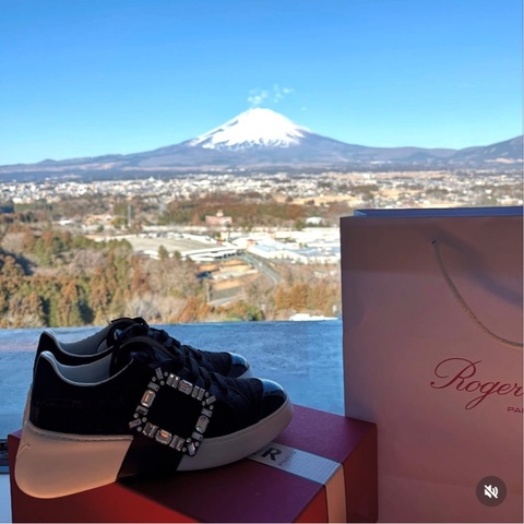 Roger Vivier/RV 運動鞋 小香風 黑色蕾絲水鑽款36碼