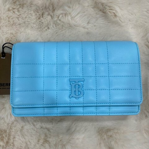 BURBERRY 絎縫羊皮小號 Lola 翻蓋包 附防塵套