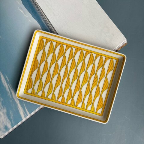 ::HERMES:: 經典陽光系列 Soleil d'Hermès 陶瓷長方形深黃色置物托盤