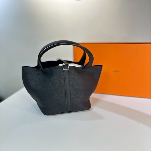 Hermés｜P22 3Y黑藍色