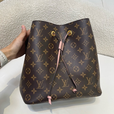 LV 路易威登 經典老花中號粉水桶單肩斜挎包 芯片款