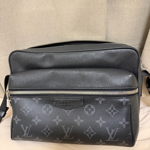 LV 男用肩背包