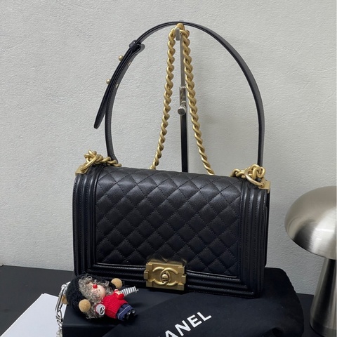 香奈兒 Chanel 黑金荔枝牛皮leboy 中號翻蓋郵差 29開