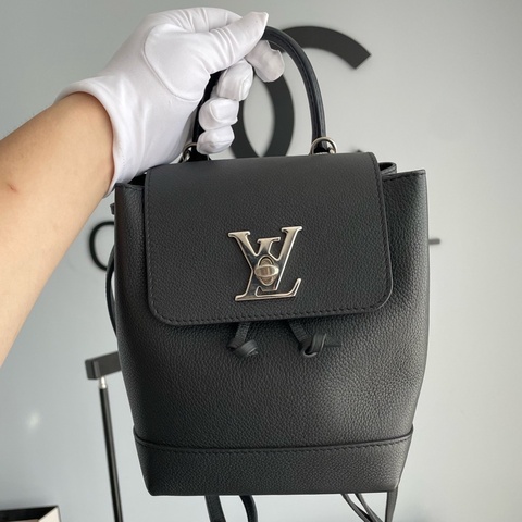 Lv路易威登lock me牛皮黑色雙肩包