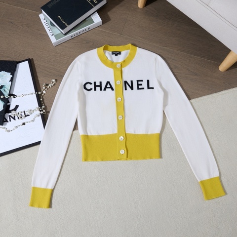 CHANEL 19S By The Sea Runway走秀白黃拼色Logo外套