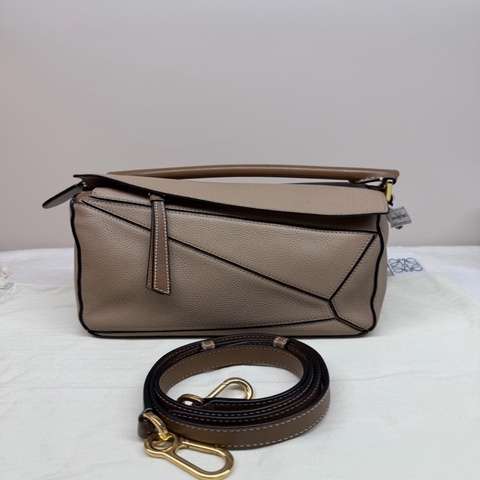 loewe 羅意威puzze沙色小號