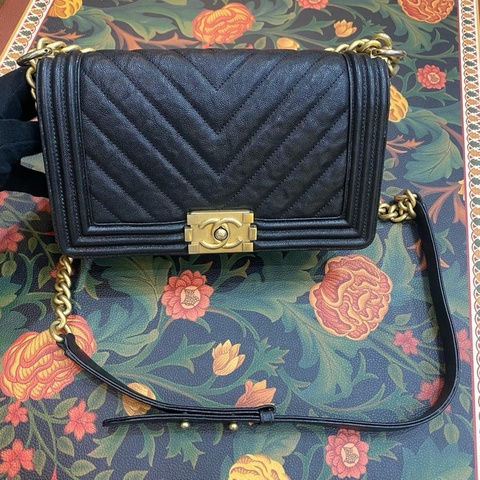 香奈兒Chanel leboy v紋黑色金扣中號單肩斜挎包