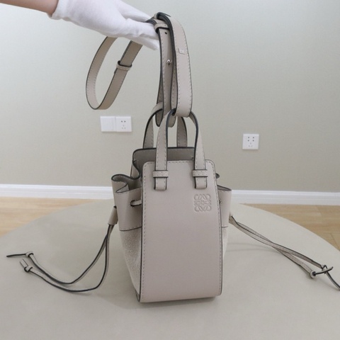 Loewe Hammock Drawstring mini 吊床包，98新