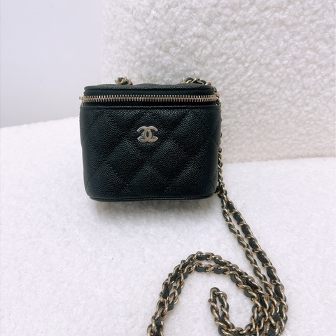 閒置 Chanel 黑金化妝包/小廢包
