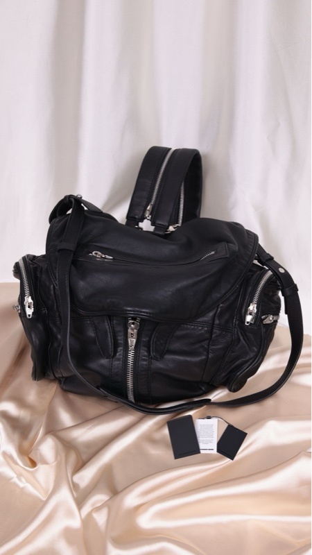 Alexander Wang 黑色牛皮多口袋拉链机车双肩包