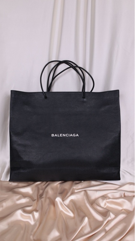 Balenciaga 全黑荔枝皮字母购物袋手提包