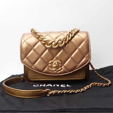【近新閒置品】Chanel 香奈兒28開金色掌紋牛拼荔枝羊皮手提小風琴包手拿斜背包 帶膜