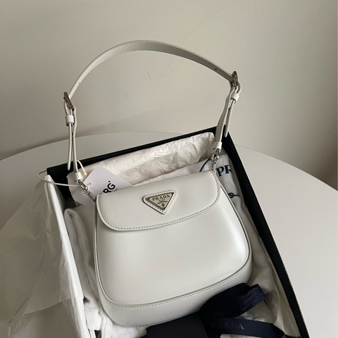 Prada 白色亮面牛皮 Cleo Flap 1BH188