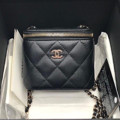 CHANEL香奈兒黑金mini化妝盒單肩斜挎包，鐳射31開，