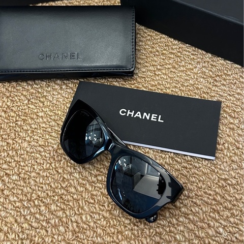 閒置未使用 Chanel 香奈兒 心形雙C墨鏡