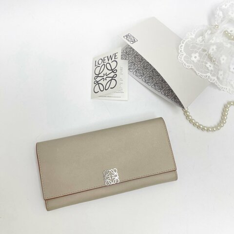LOEWE 鵝卵石紋小牛皮ANAGRAM長夾