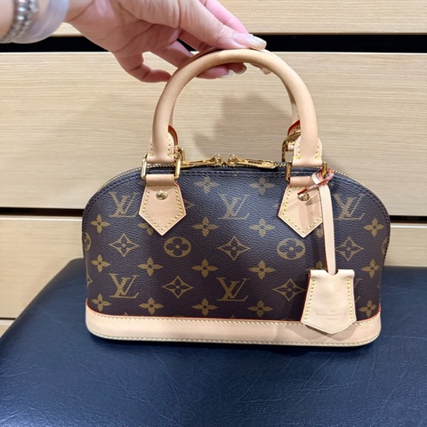 Louis Vuitton Alma BB（貝殼包）