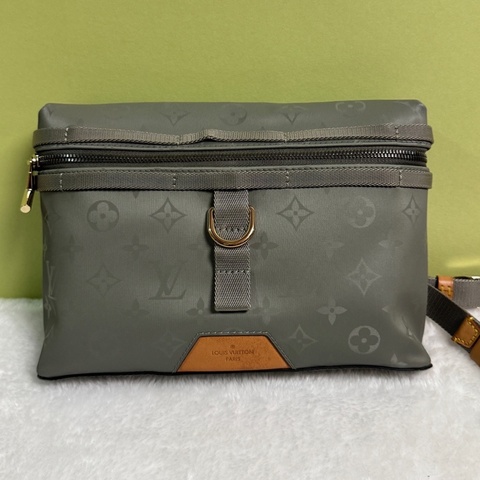 路易威登 Louis Vuitton 老花滿印銀扣Kim jones鐳射郵差包單肩斜挎包