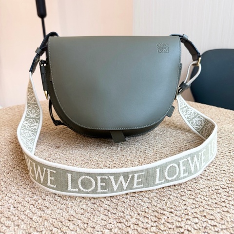 LOEWE/羅意威 gate系列橄欖綠馬鞍包大號斜挎包