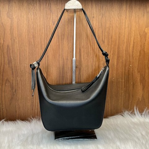 羅意威/Loewe Hammock Hobo 手袋 經典牛皮革 吊床包斜挎包