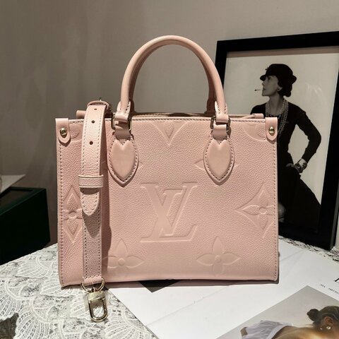 路易威登/Louis Vuitton OnTheGo 小號 櫻花粉壓紋皮革托特包手提包斜挎包 金扣