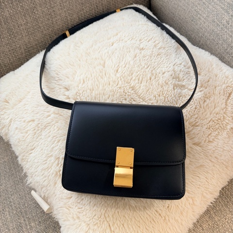 Celine Box小號黑金豆腐包
