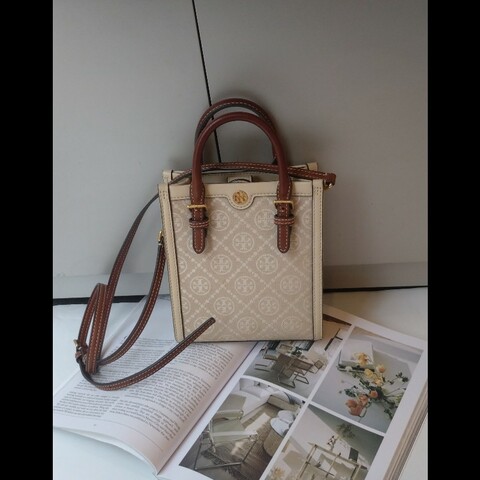 TORY BURCH 焦糖皮把淺米色印花布mini書報袋
