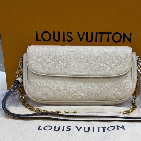 Louis Vuitton 路易威登 ivy奶昔白壓紋粒面牛皮 尺寸：23.5*12*4.3