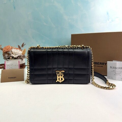 BURBERRY Lola黑色絎縫羊皮翻蓋鏈帶包