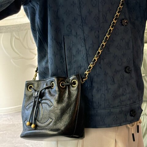 CHANEL 牛皮雙CMINI水桶鏈包 黑色